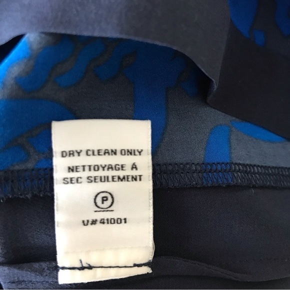 DIANE von Furstenburg silk blouse top short sleeve blue. DVF. - Picture 9 of 10